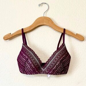 Victoria’s Secret Wireless Bra - Size 32D, Burgundy Red - Like New